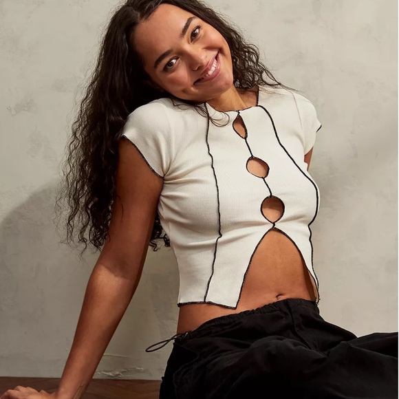Urban Outfitters BDG cutout top white and black
size small - Picture 4 of 4